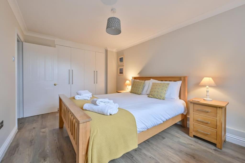 Spacious Sandbanks Apartment Near Beach And Bars With Free Parking プール エクステリア 写真